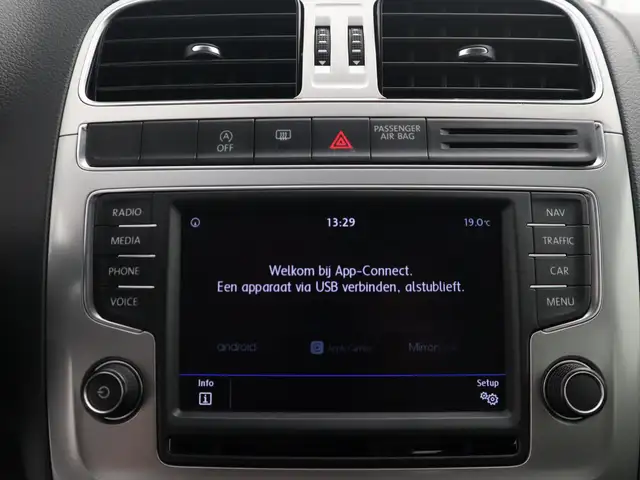 Volkswagen Polo view 12