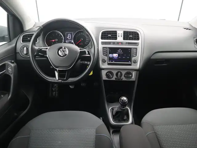 Volkswagen Polo view 8