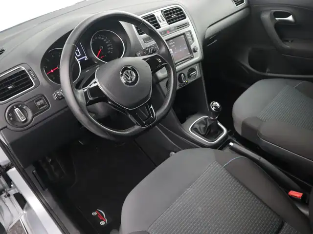 Volkswagen Polo view 9