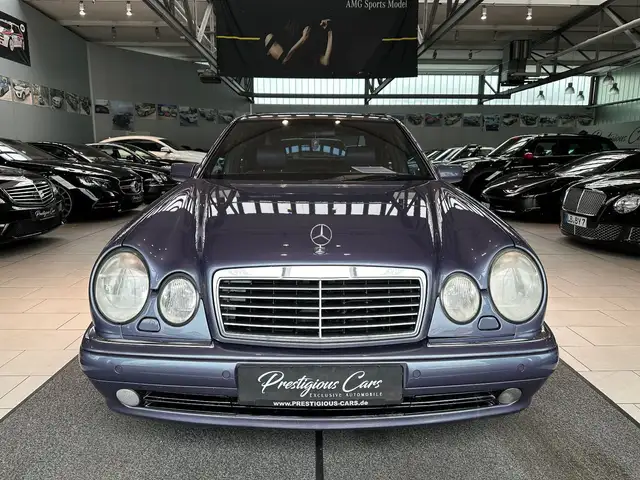 Mercedes-Benz E 55 AMG DESIGNO VIOLETT LEDER EXCL. SELTEN TOP!