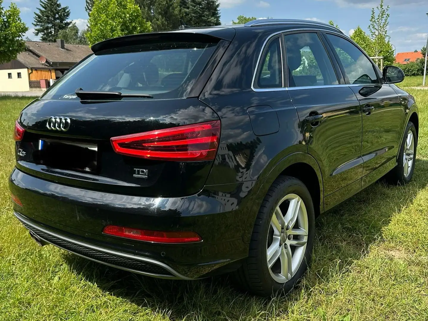 Audi Q3 Q3 2,0 TDI quattro s-line Schwarz - 2
