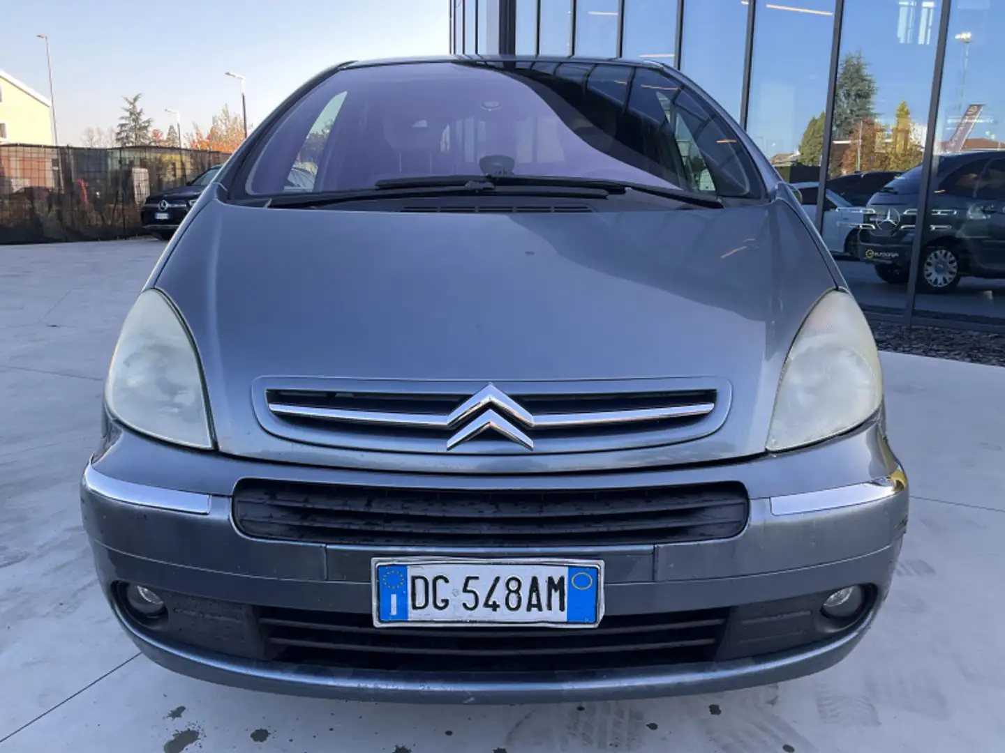 Citroen Xsara Picasso 1.6 HDi 110CV FAP Classique Grijs - 2