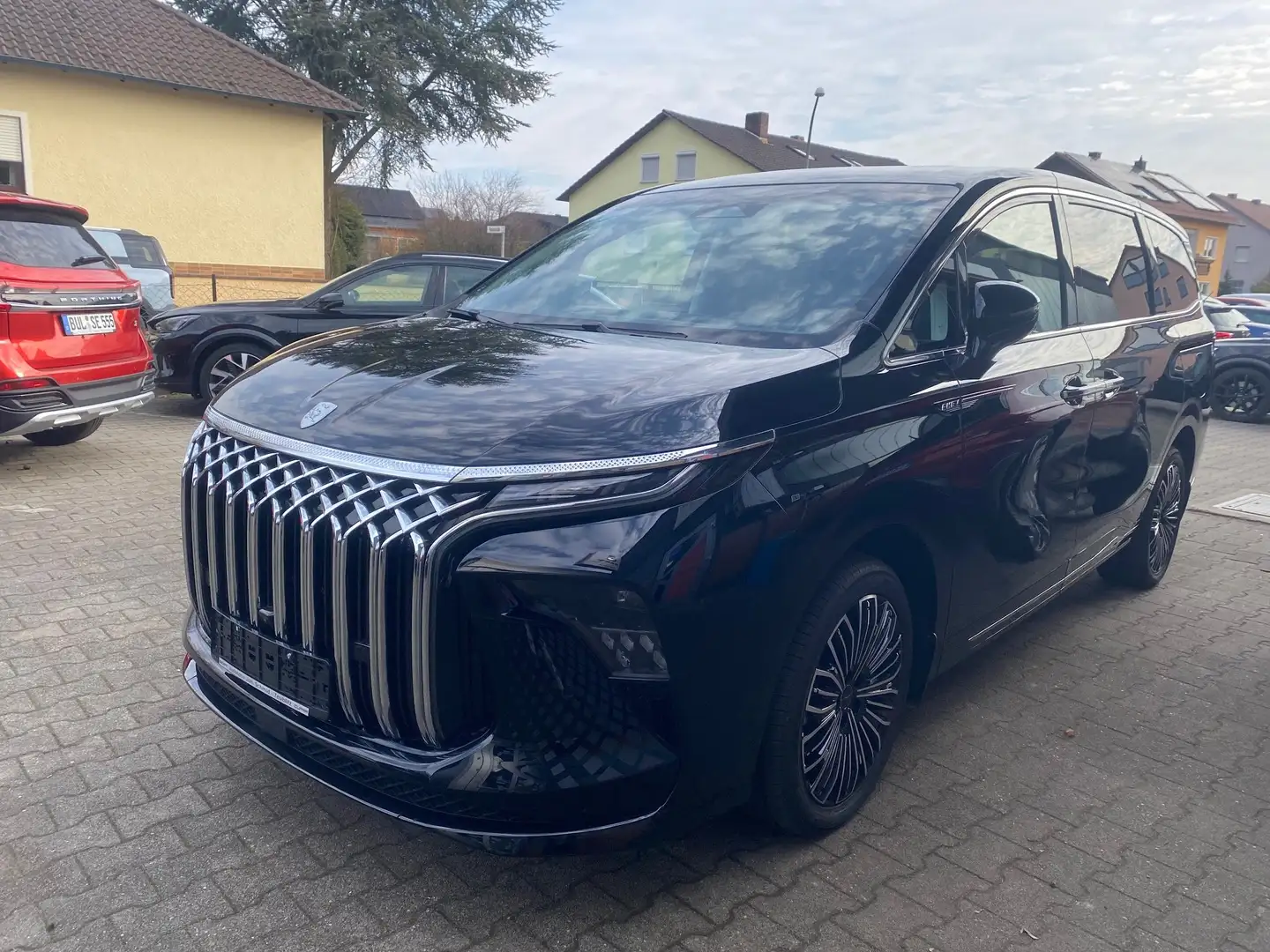 Forthing U-Tour 9 PEEV 1.5i Hybrid Negro - 1