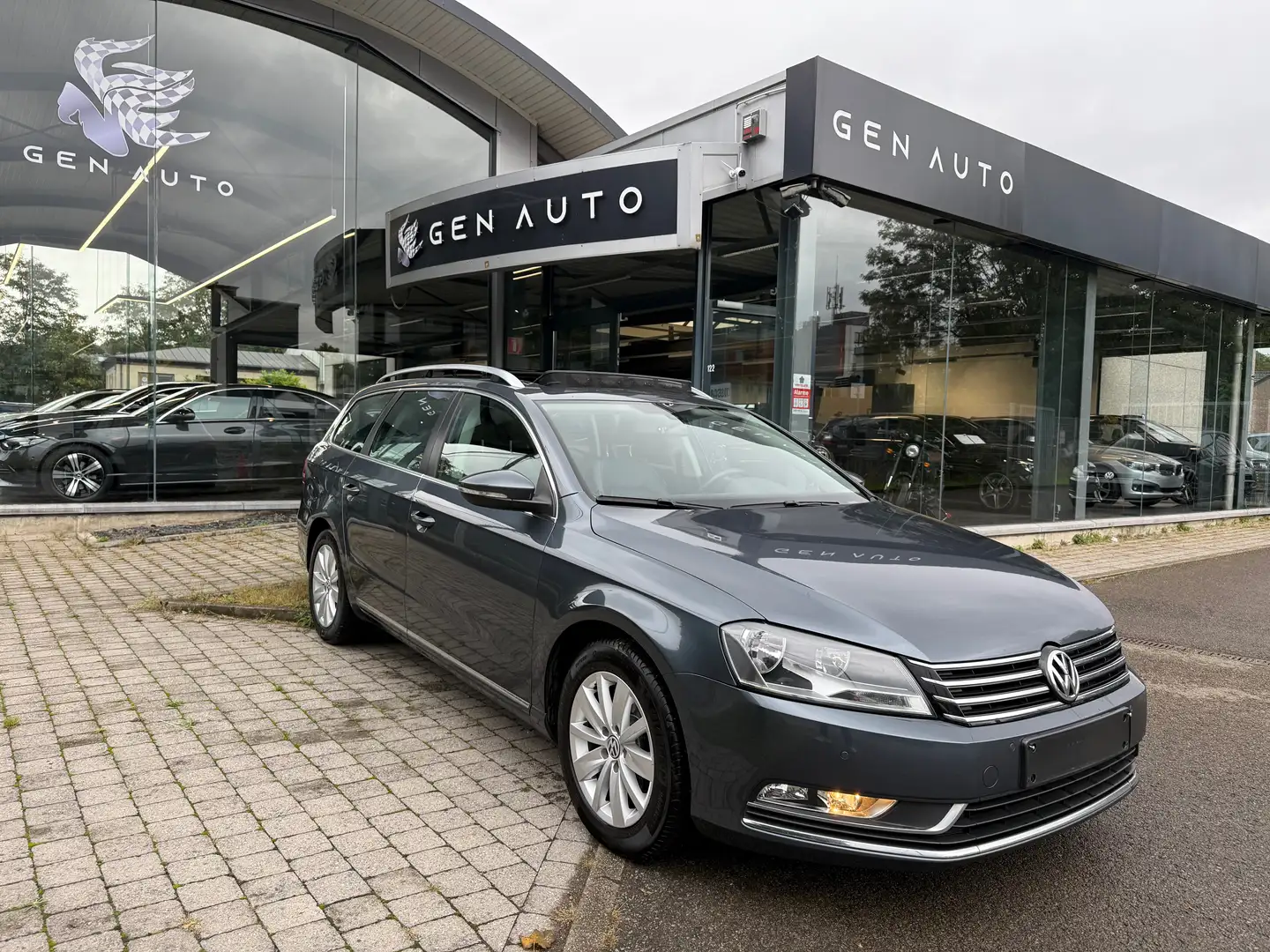Volkswagen Passat Variant 1.6CR TDi Highline Toit Ouvrant Pano. Cuir Chauff. Gris - 1