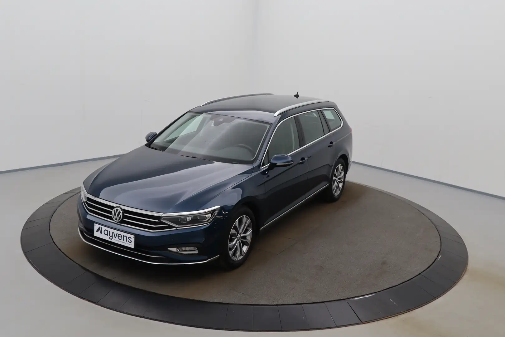 Volkswagen Passat Variant 1.5 TSI Elegance Business OPF Nappa LEDER/CUIR LED Blauw - 1