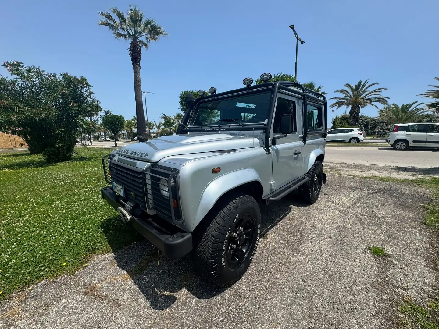 Land Rover Defender Defender 90 2.4 td S SW Argento - 2