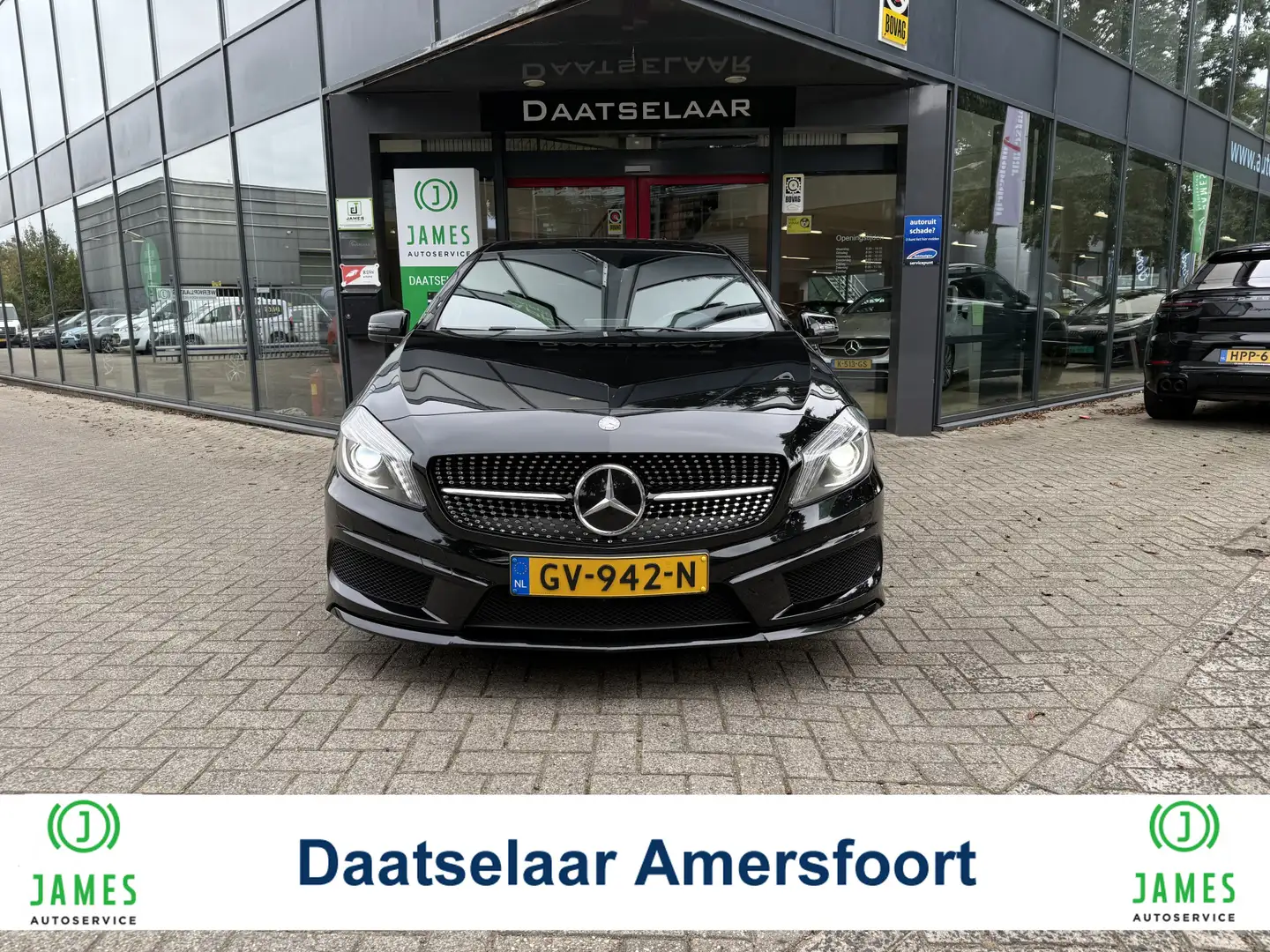 Mercedes-Benz A 180 Ambition AMG Pakket Navi Automaat Zwart - 1