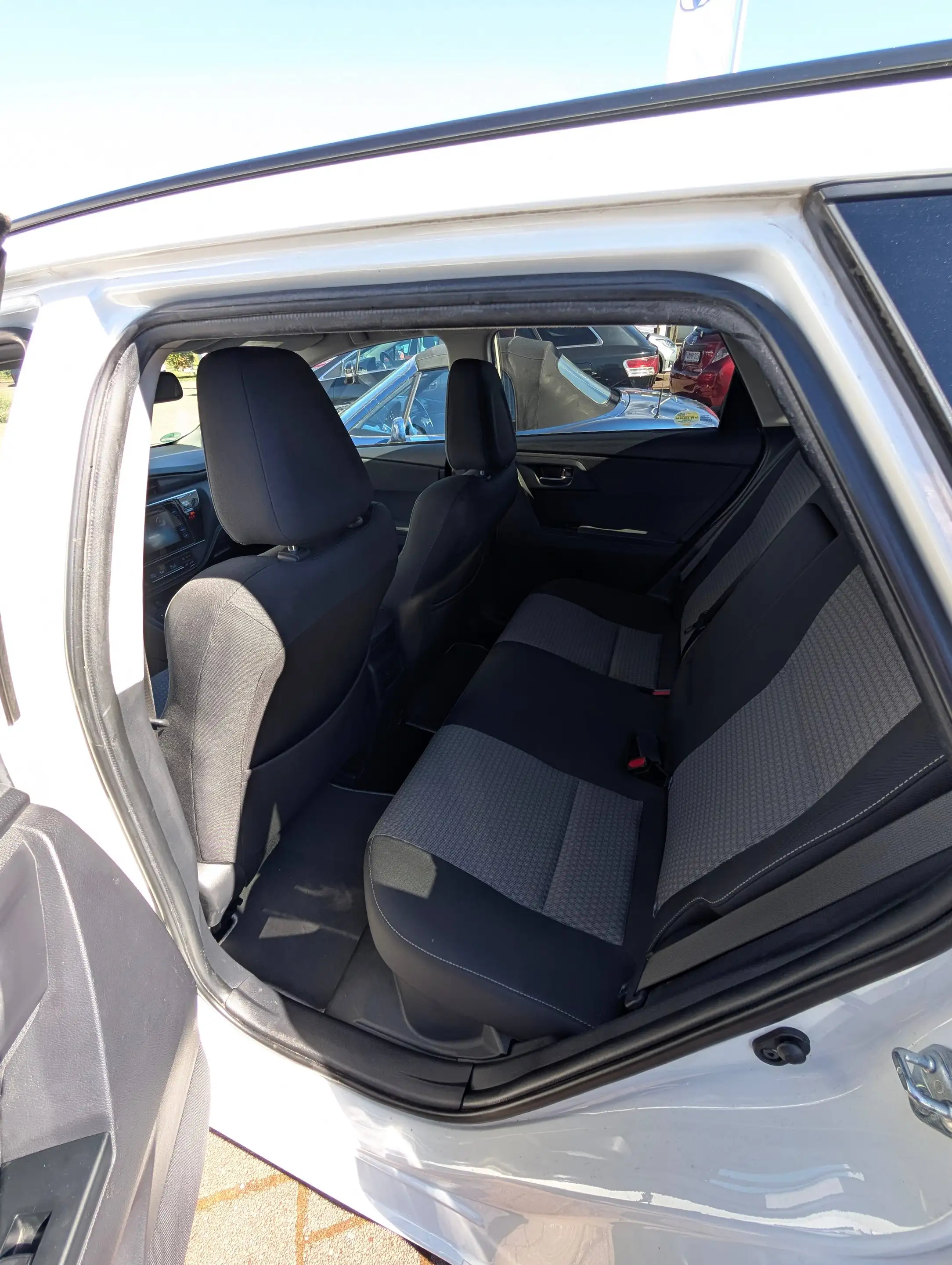 Toyota Auris Auris Touring Sports Hybrid 1.8 VVT-i Hybrid Automatik Touring Sports Team Deutschland — photo 6