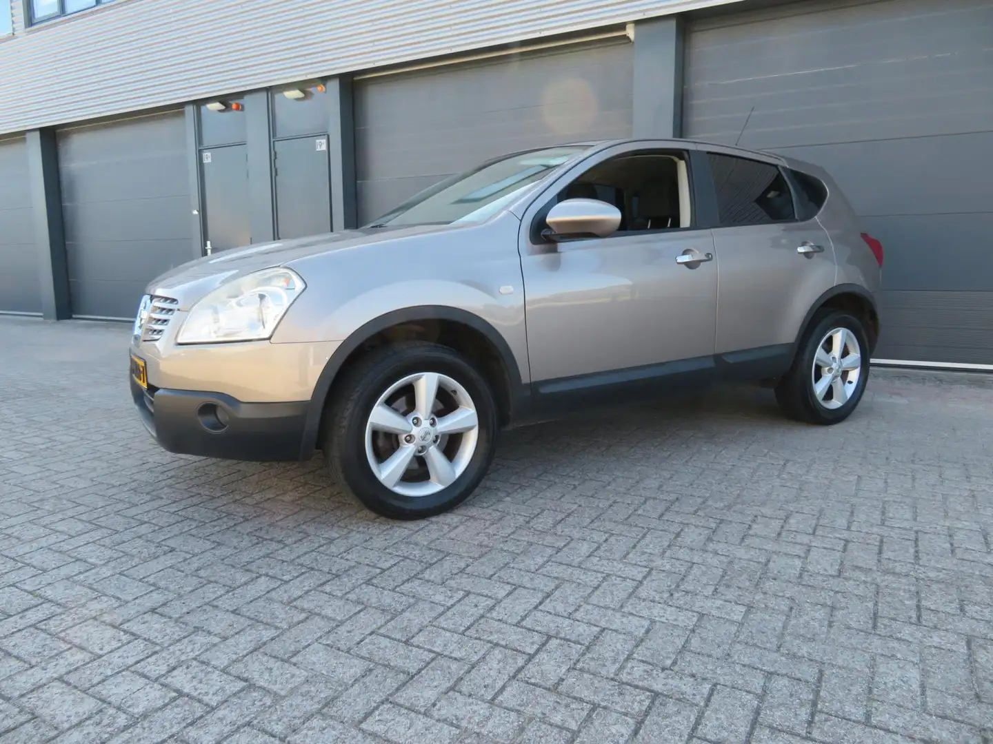 Nissan Qashqai 2.0 Acenta nieuwstaat nieuwe apk 2026 Bruin - 2