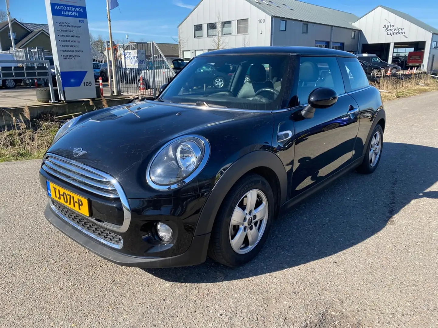 MINI Cooper Mini 1.5 Automaat veel extra’s Zwart - 1