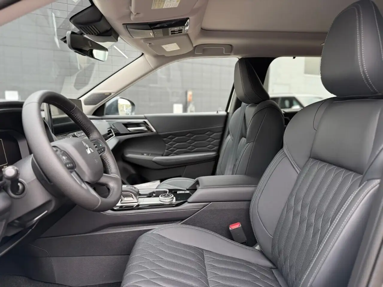 Mitsubishi Outlander снимка Mitsubishi Outlander