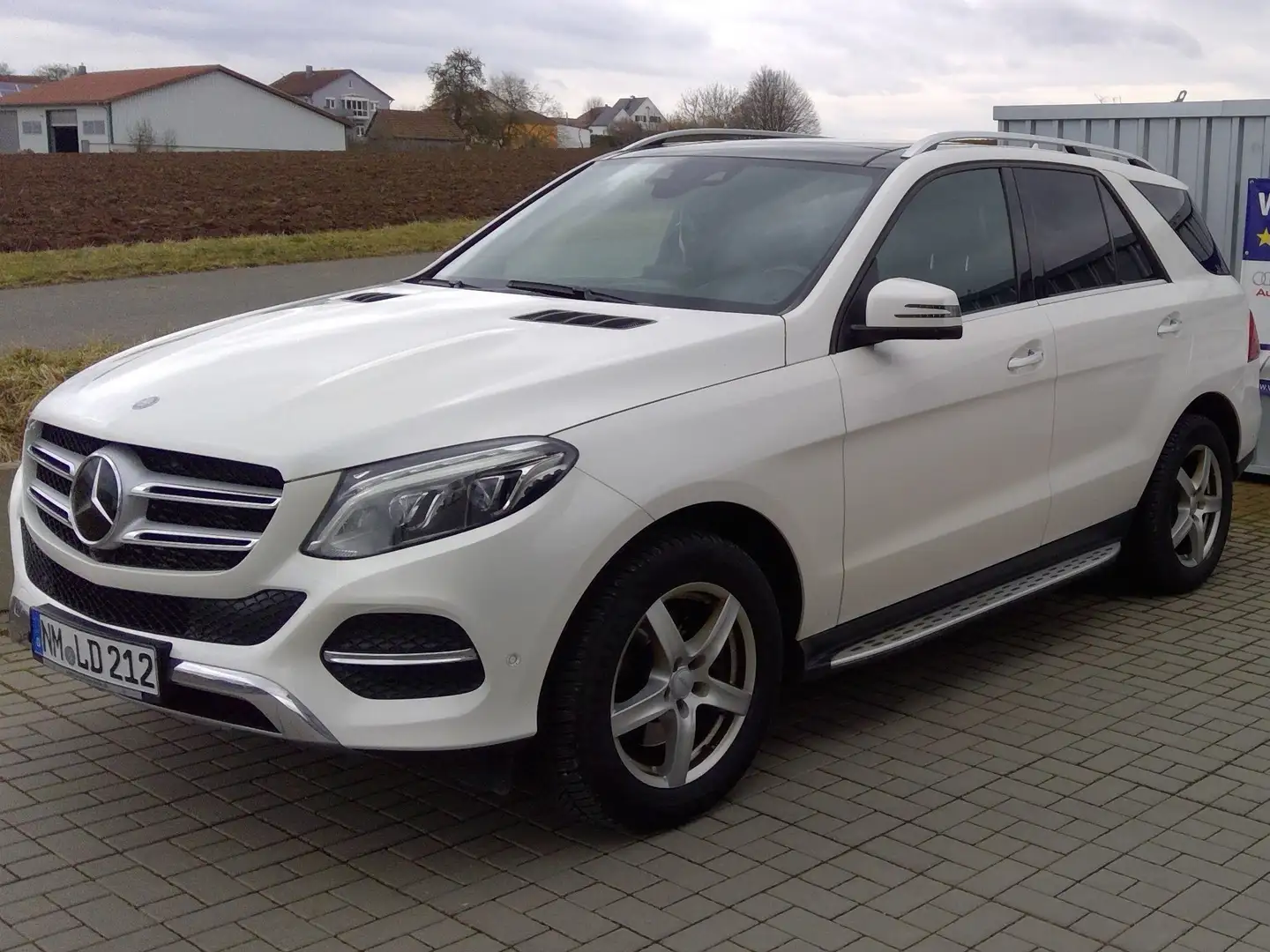Mercedes-Benz GLE 350 d 4Matic 9G-TRONIC AMG Line Weiß - 2