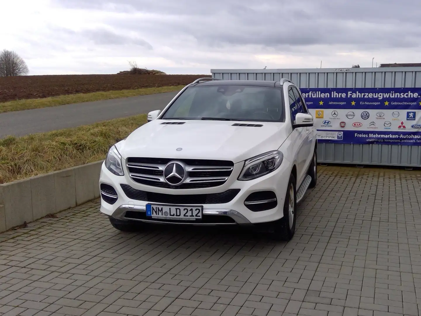 Mercedes-Benz GLE 350 d 4Matic 9G-TRONIC AMG Line Weiß - 1