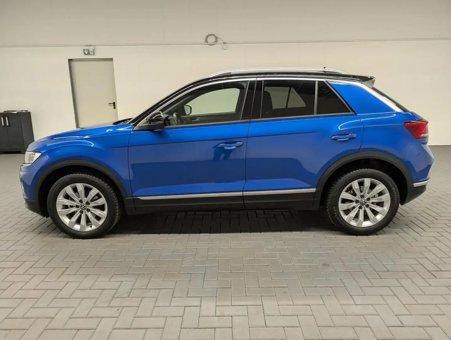 Volkswagen T-Roc Sport LED/SHZ/Parkassist/Kam/el.Heck/17"LM Blau - 2