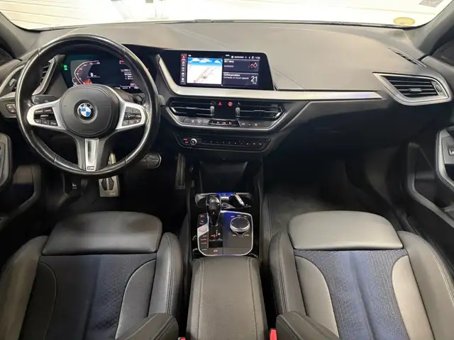 BMW 1 Series view 2