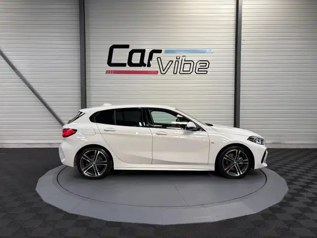 BMW 1 Series view 3