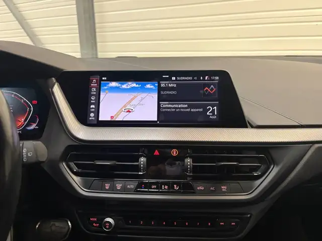 BMW 1 Series view 15