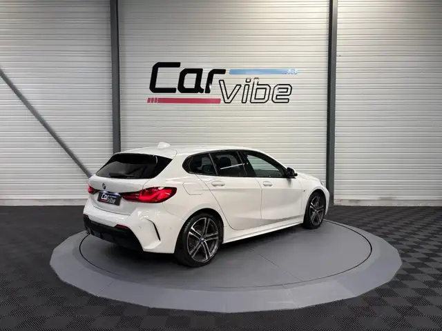 BMW 1 Series view 4