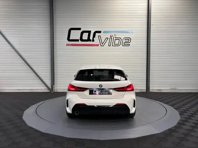 BMW 1 Series view 5