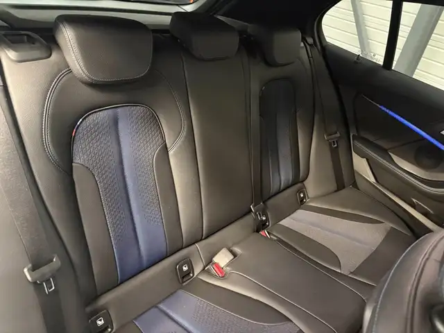 BMW 1 Series view 12