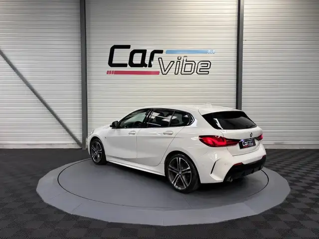 BMW 1 Series view 6