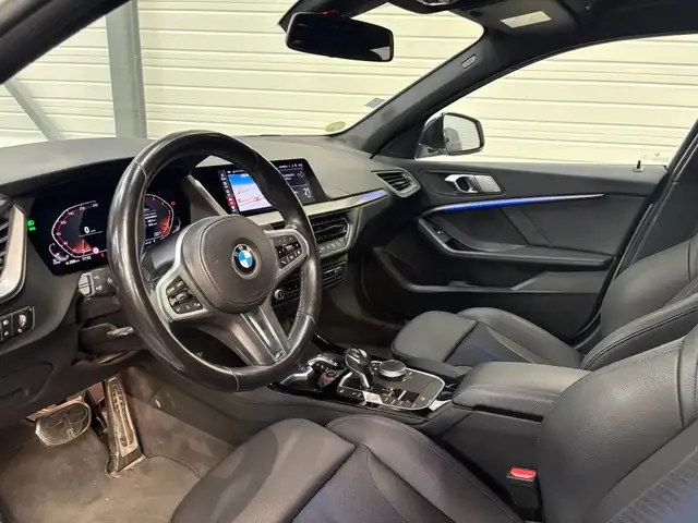 BMW 1 Series view 14