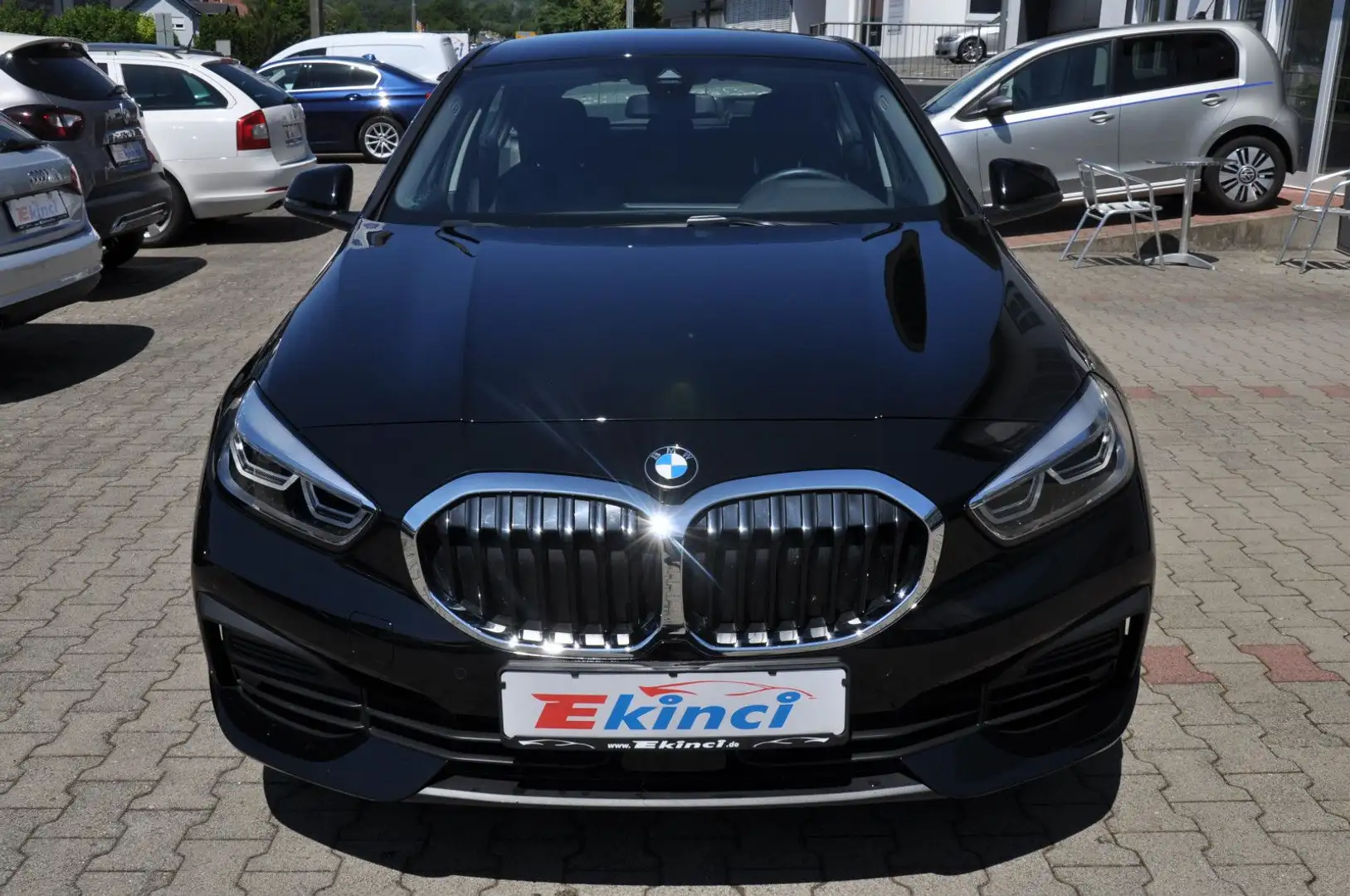 BMW 118 Baureihe 1 Lim. 118 i Advantage Schwarz - 2