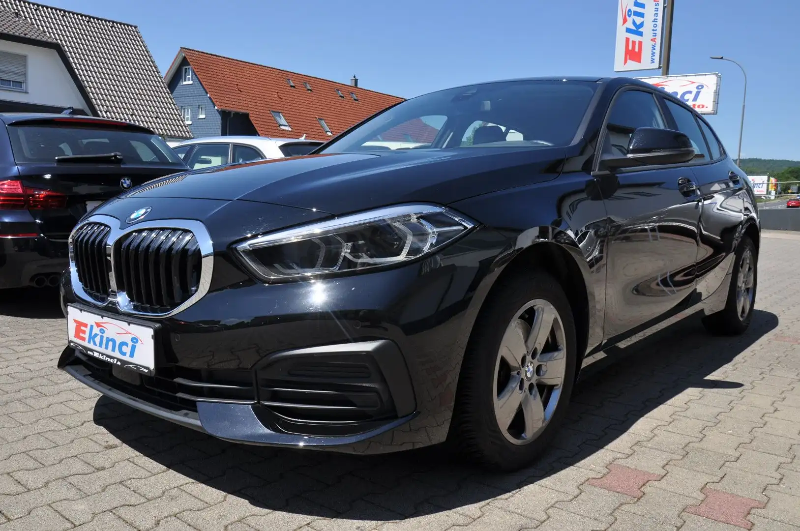 BMW 118 Baureihe 1 Lim. 118 i Advantage Schwarz - 1