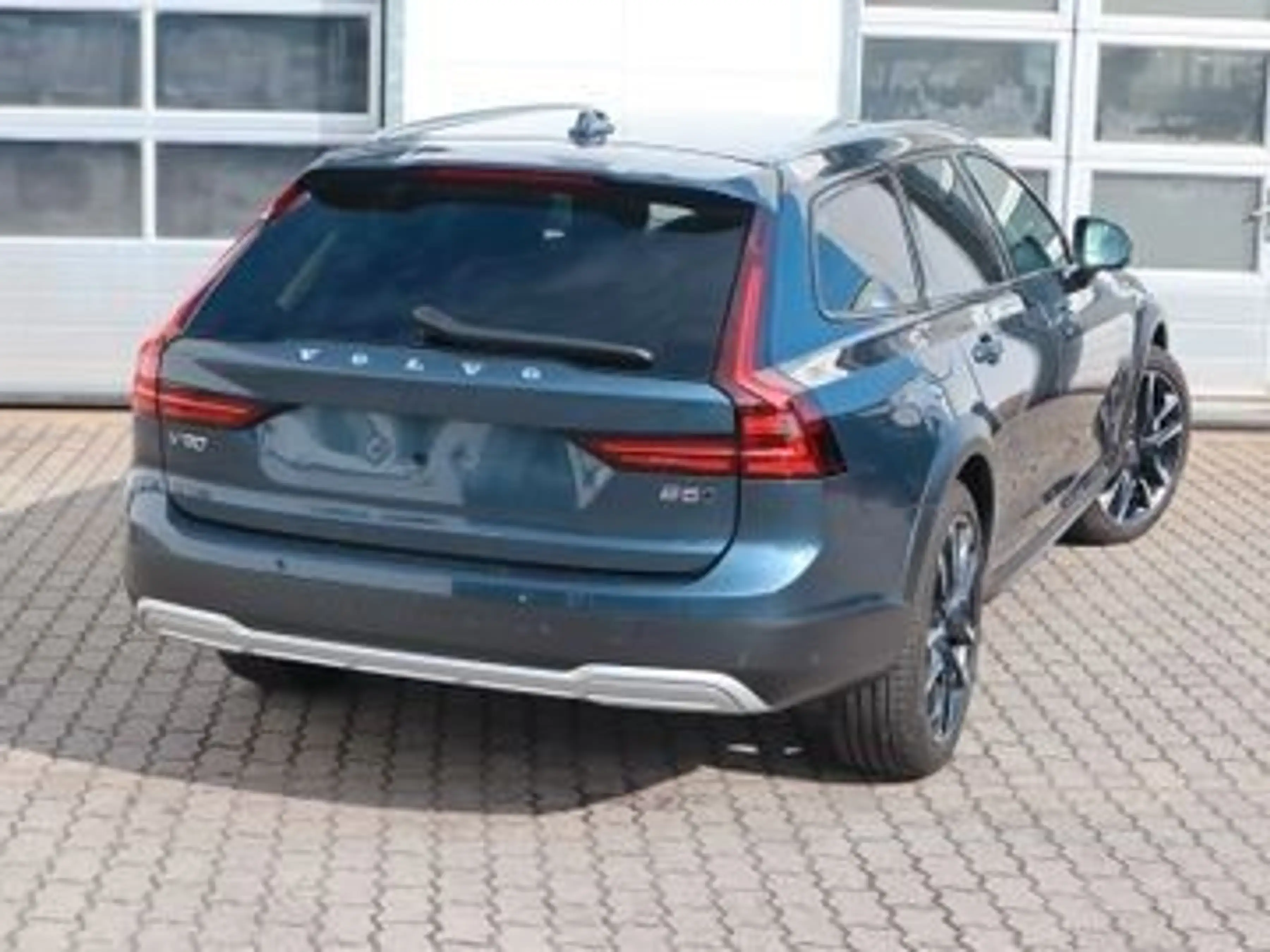 Volvo V90 Cross Country V90 B5 Cross Country Plus AWD Standhzg 360° — photo 3