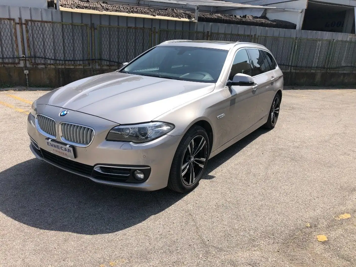 BMW 525 d xDrive Modern Gris - 1