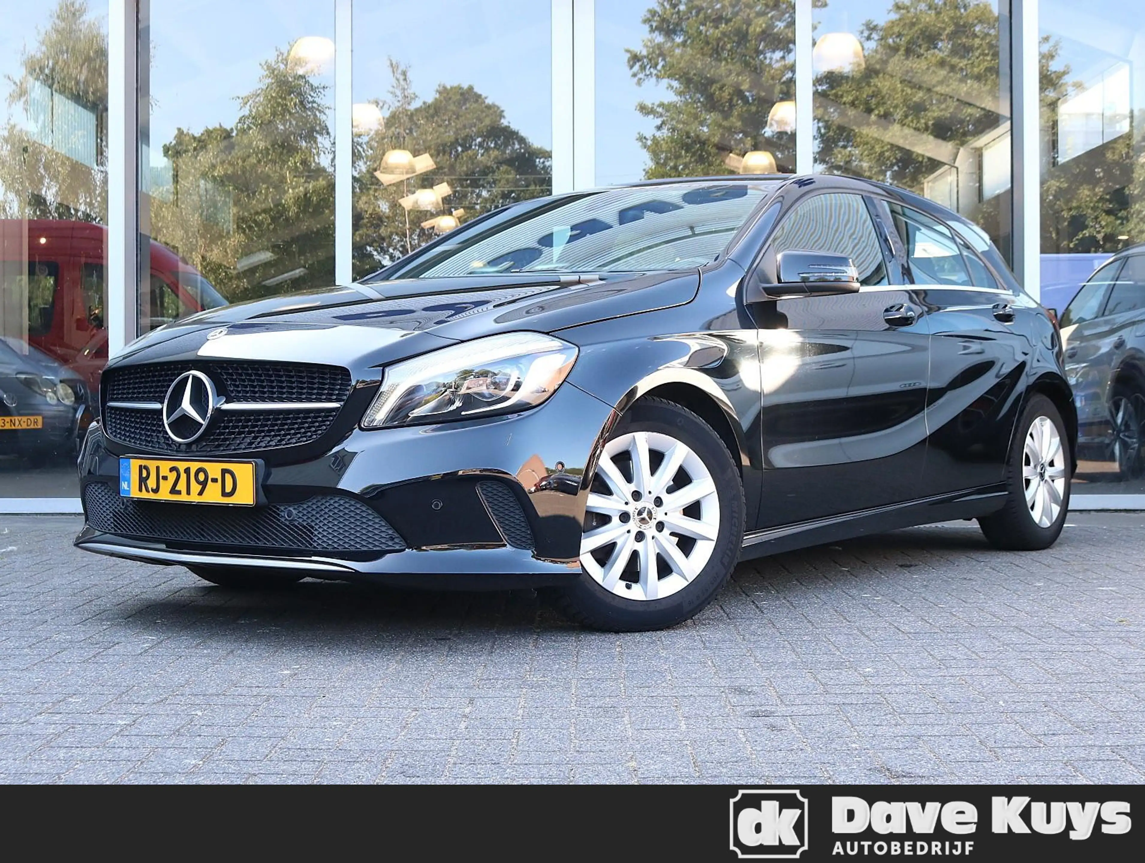 Mercedes-Benz A 180 Business Solution Camera | Stoelverwarming | Navig