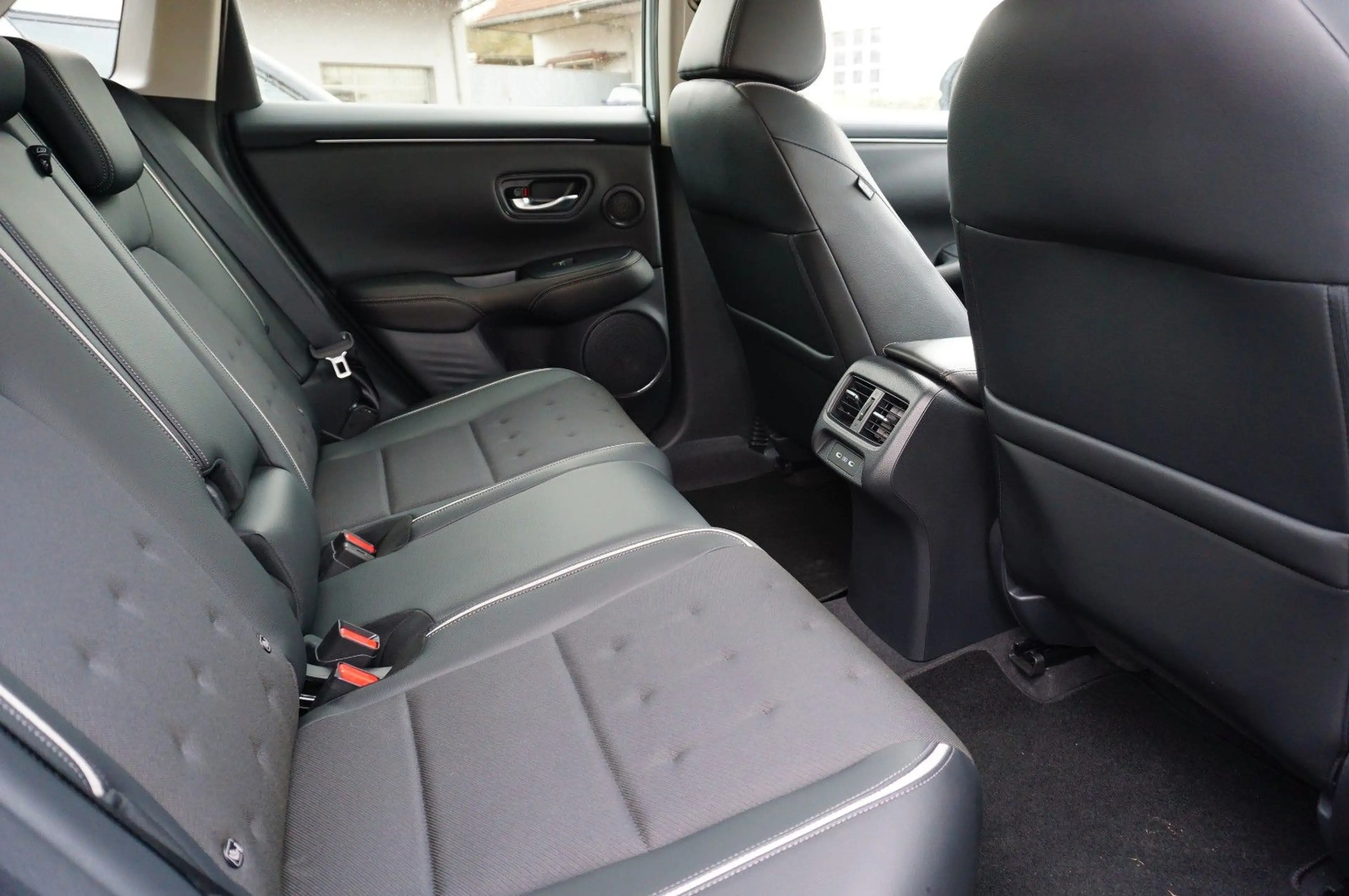 Honda ZR-V 2.0 Sport Hybrid — photo 5
