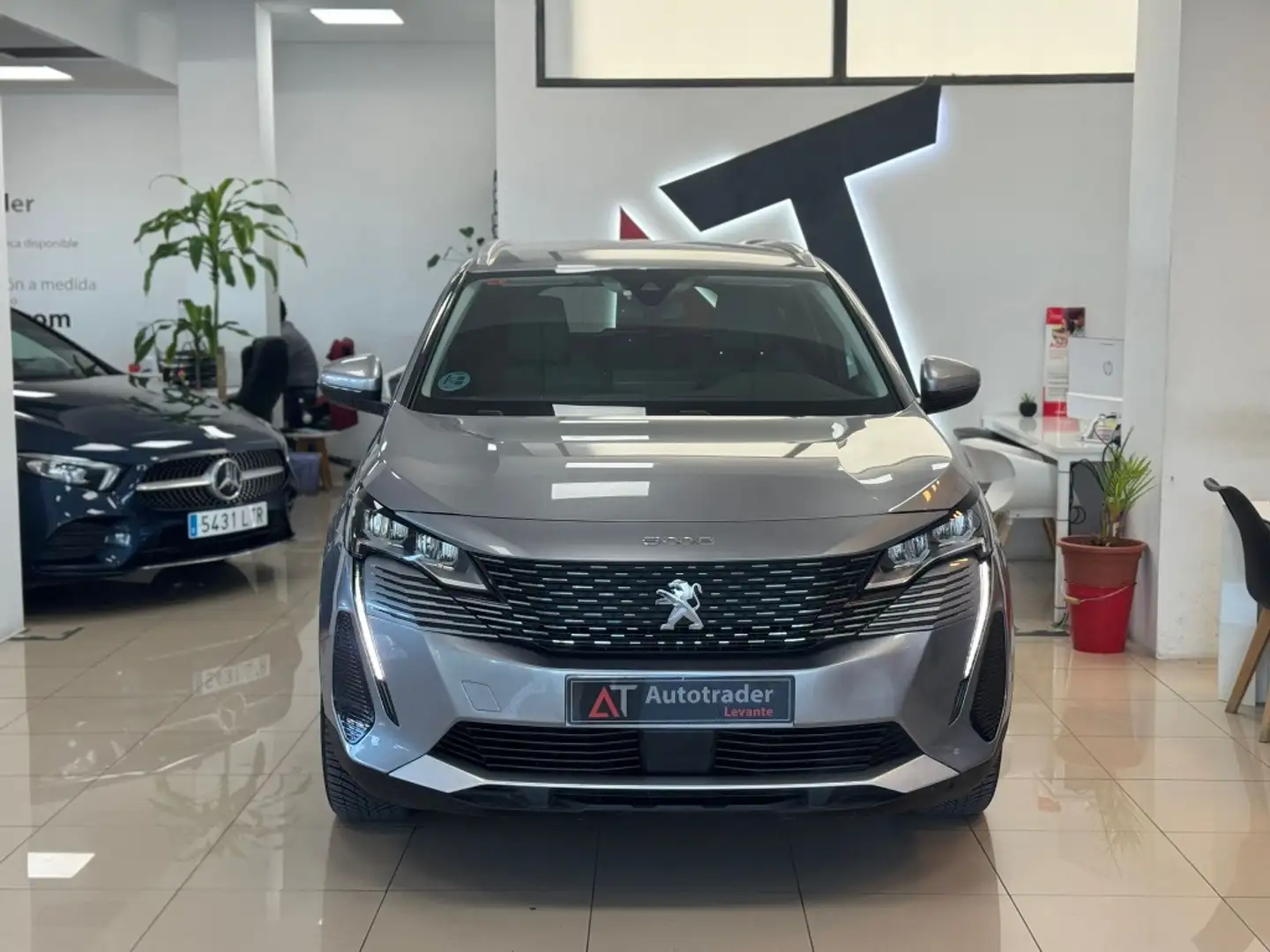 Peugeot 5008 1.5BlueHDi S&S Allure 130 Gris - 2