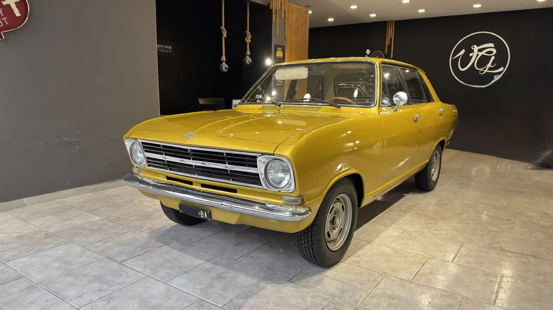 Opel Kadett B10 - 1