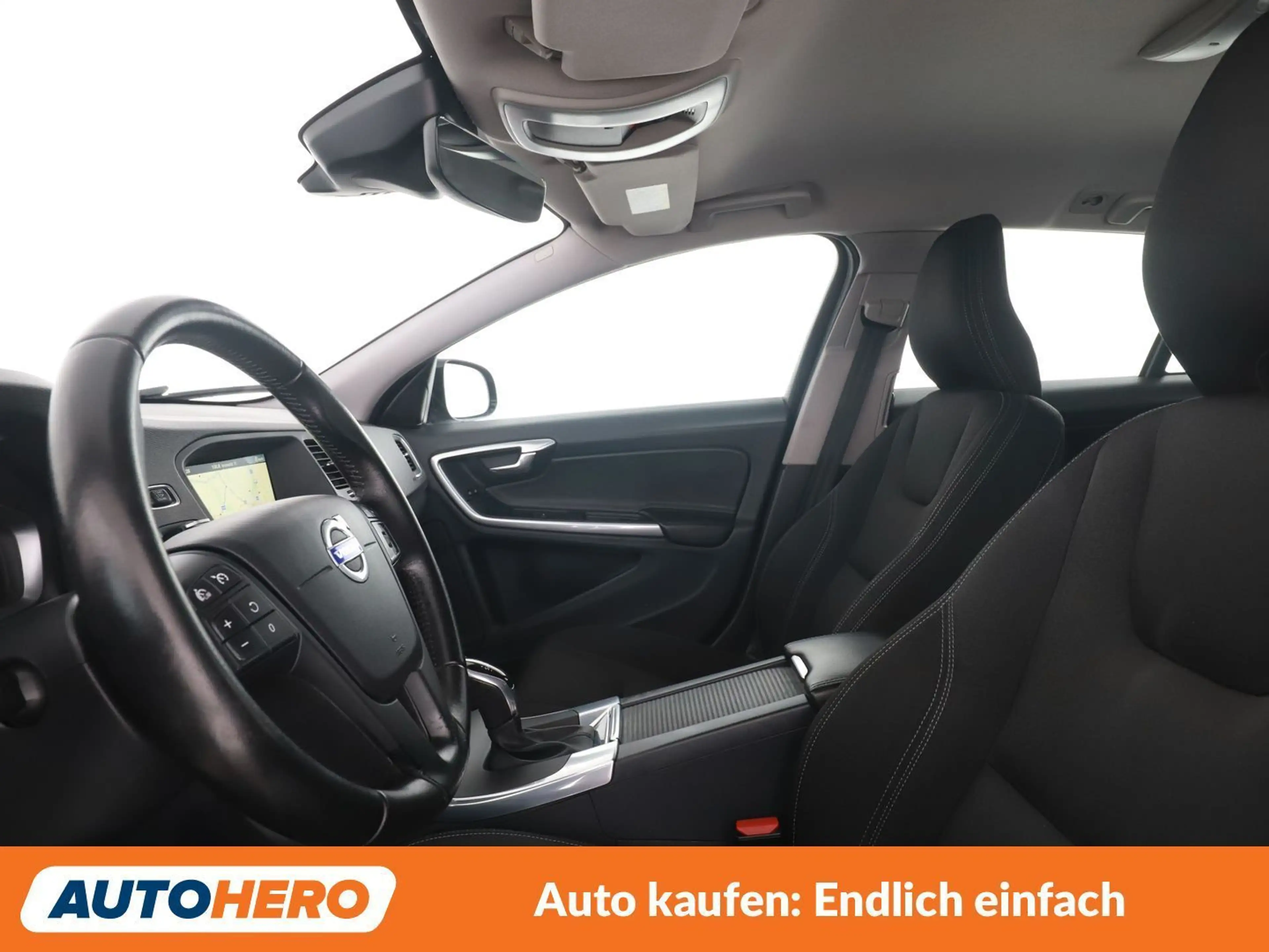 Volvo V60 Cross Country 2.0 D3 Business — photo 10