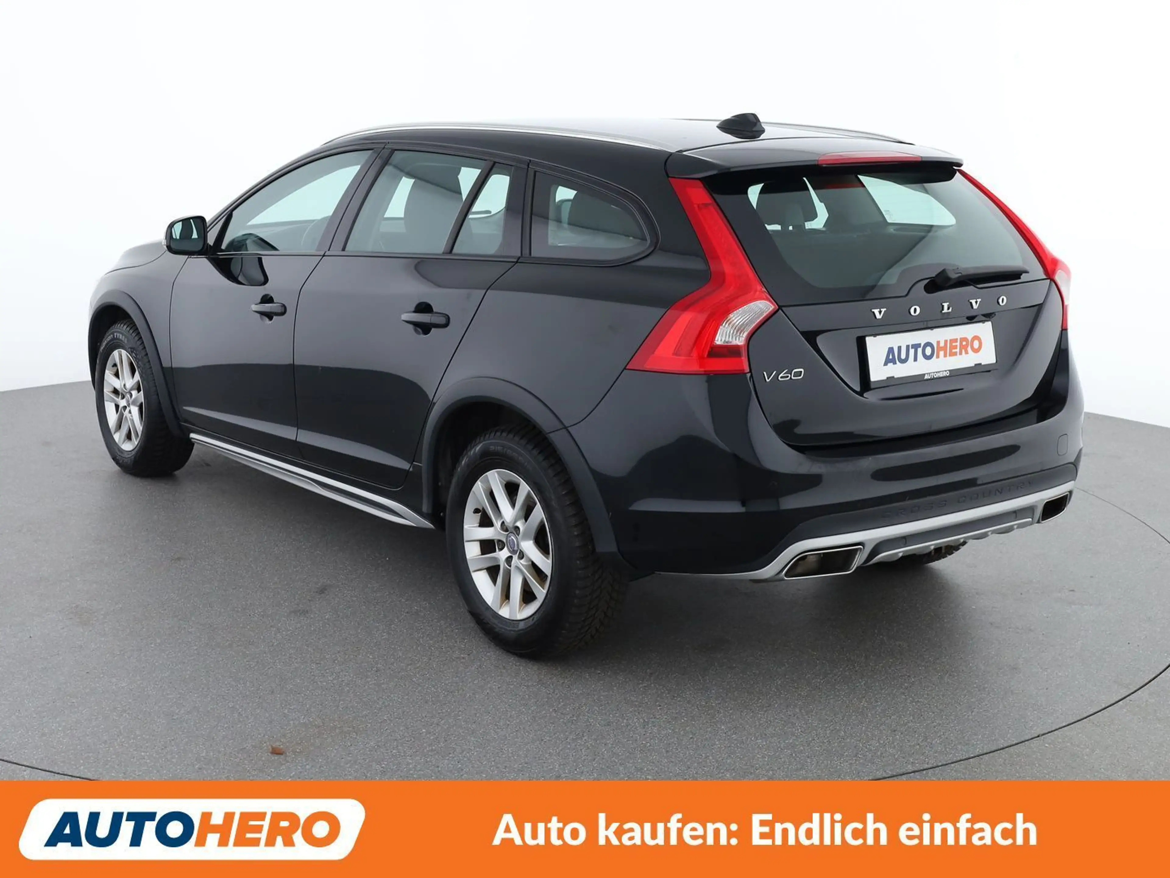 Volvo V60 Cross Country 2.0 D3 Business — photo 4