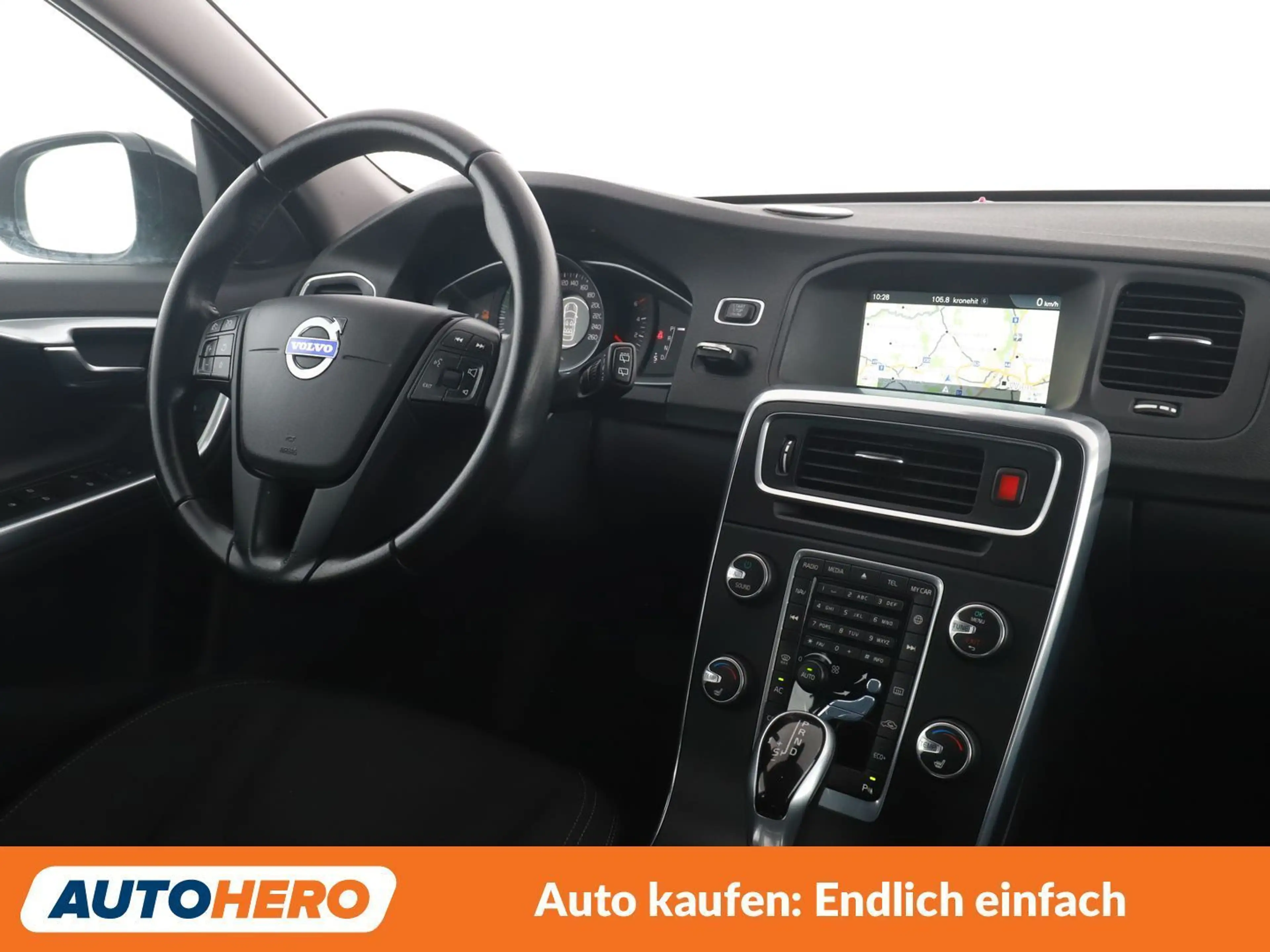 Volvo V60 Cross Country 2.0 D3 Business — photo 13