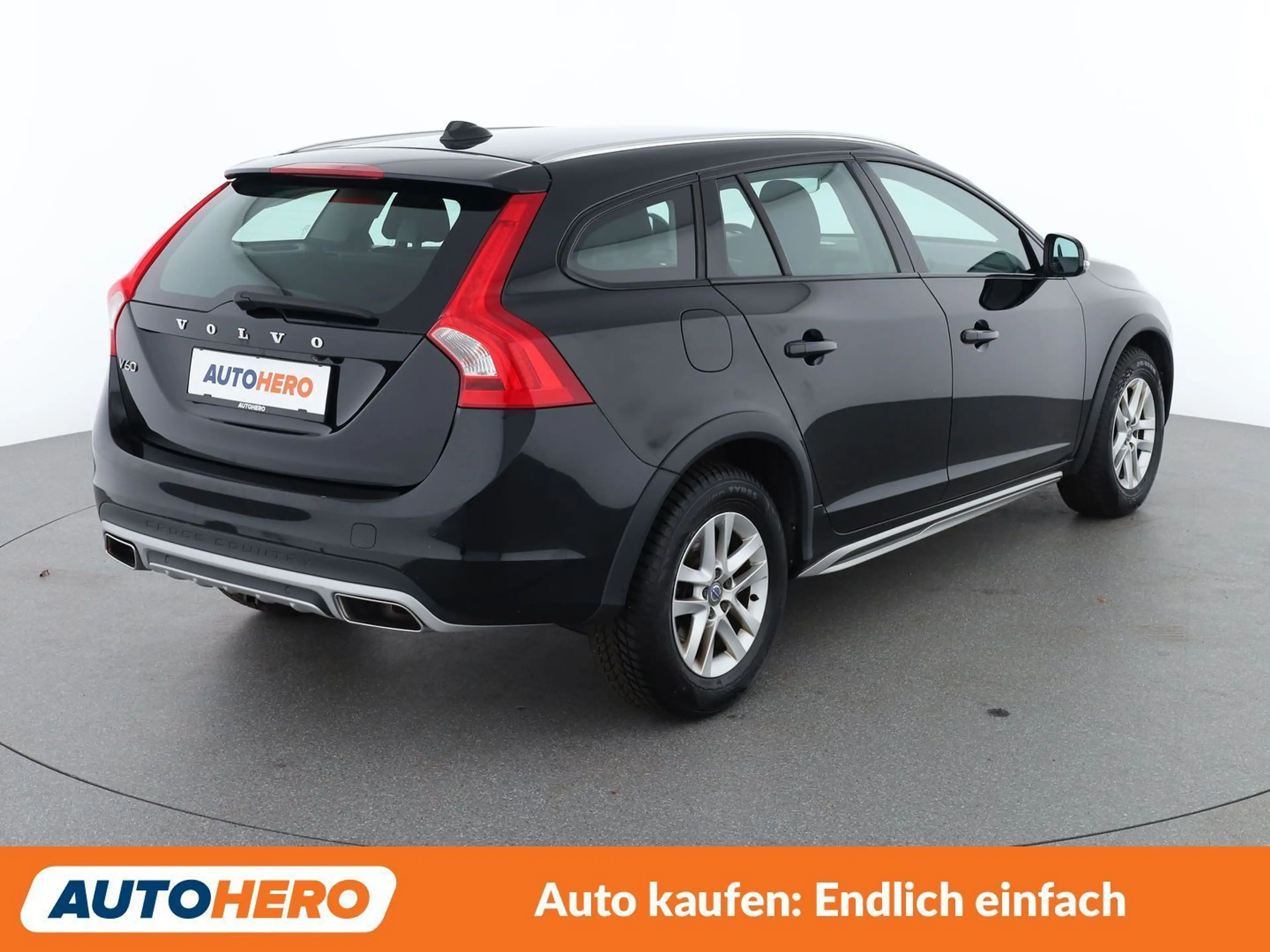 Volvo V60 Cross Country 2.0 D3 Business — photo 6