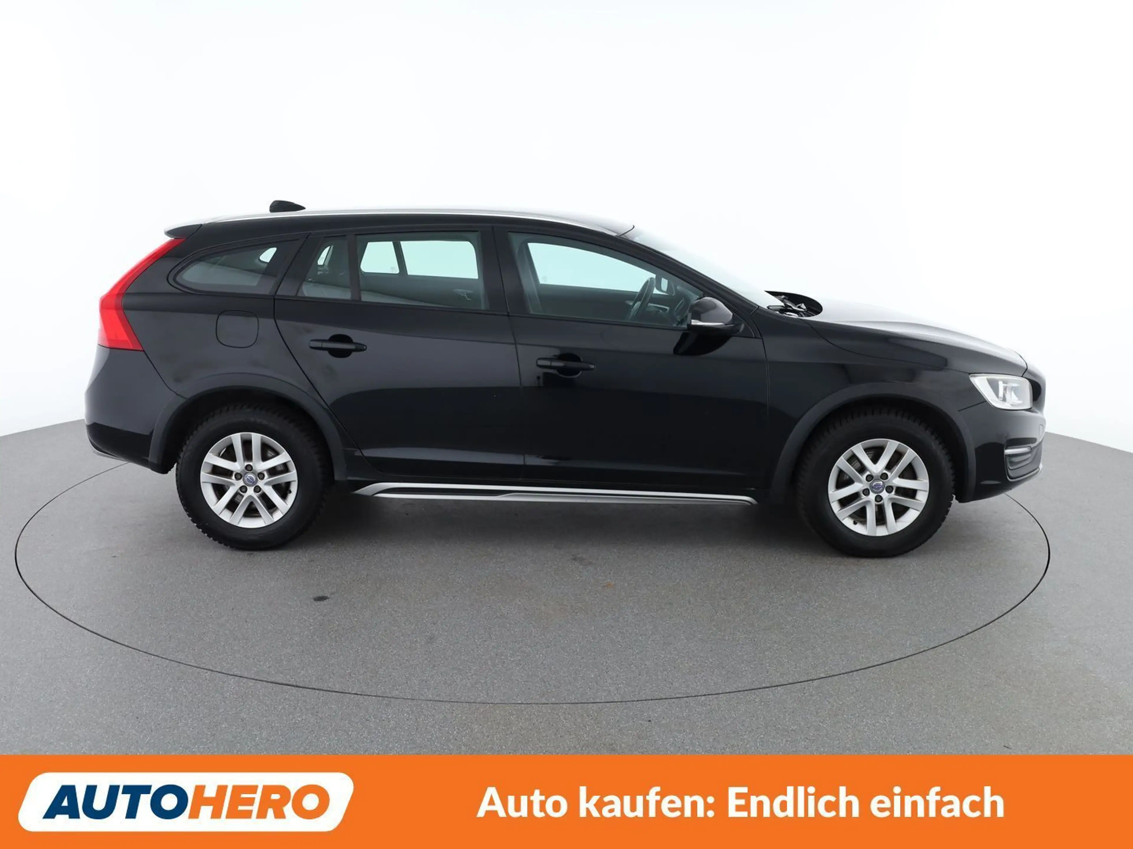 Volvo V60 Cross Country 2.0 D3 Business — photo 7