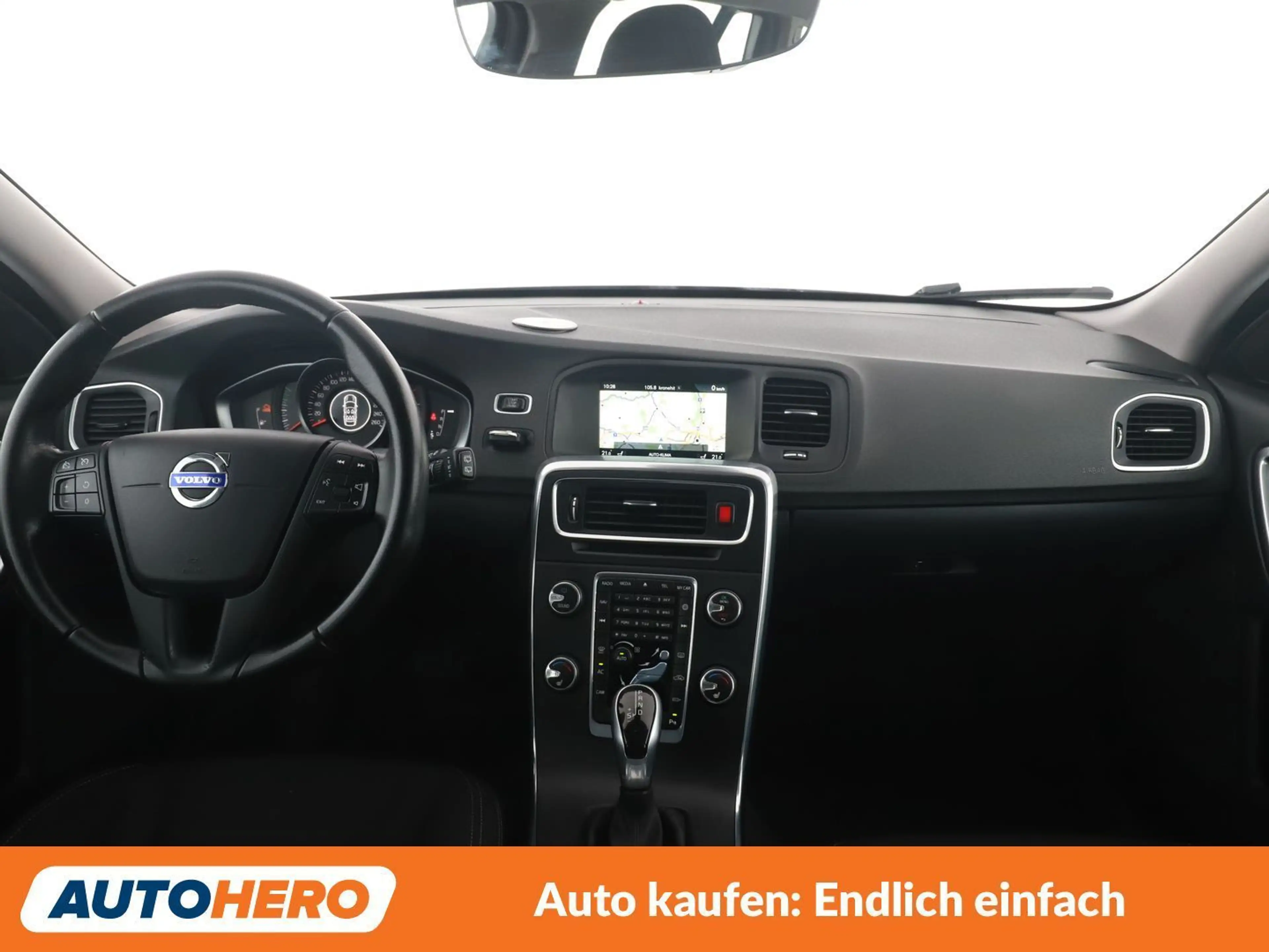Volvo V60 Cross Country 2.0 D3 Business — photo 12