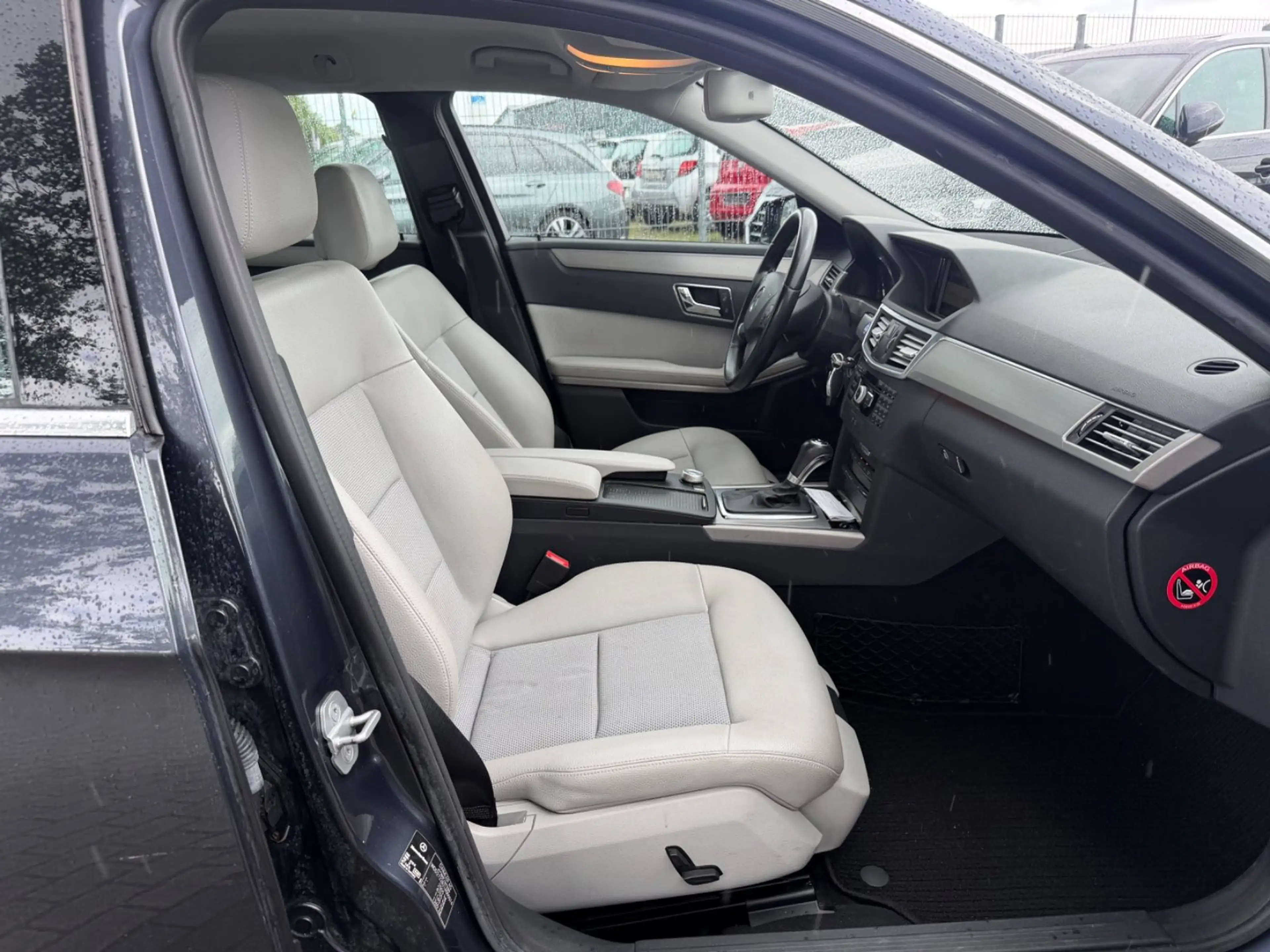 Mercedes-Benz E 250 CDI T 4 Matic Navi Temp Klimaauto PDC — photo 13