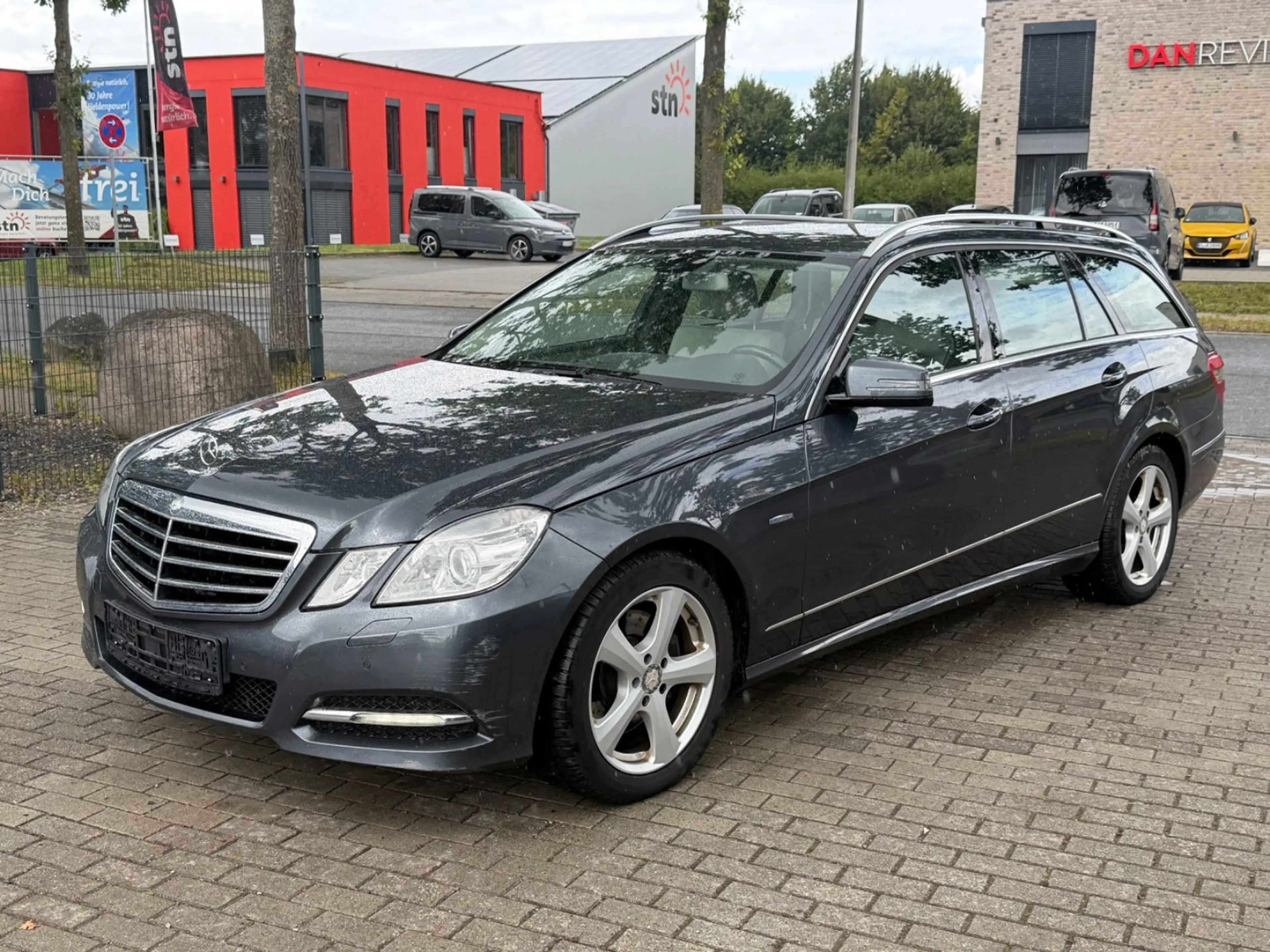 Mercedes-Benz E 250 CDI T 4 Matic Navi Temp Klimaauto PDC
