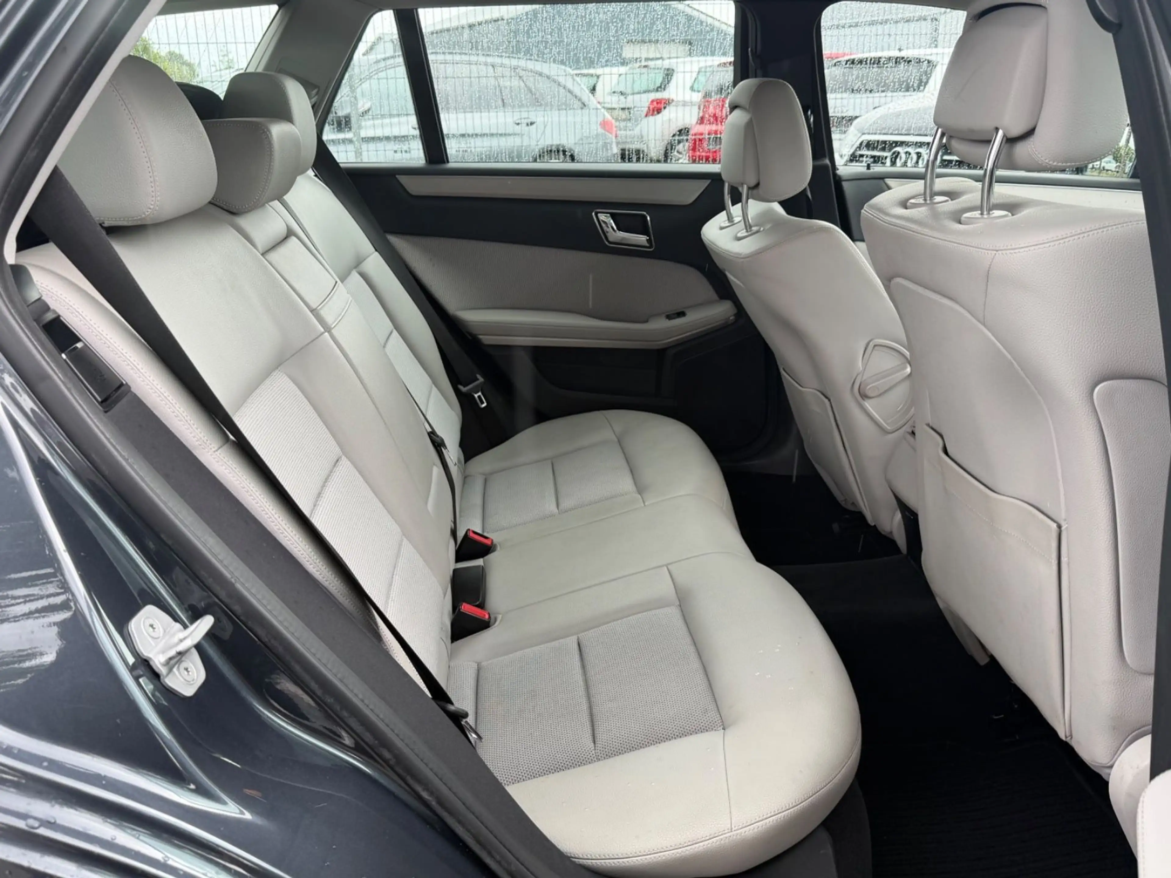 Mercedes-Benz E 250 CDI T 4 Matic Navi Temp Klimaauto PDC — photo 12