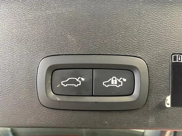 Volvo XC40 view 14