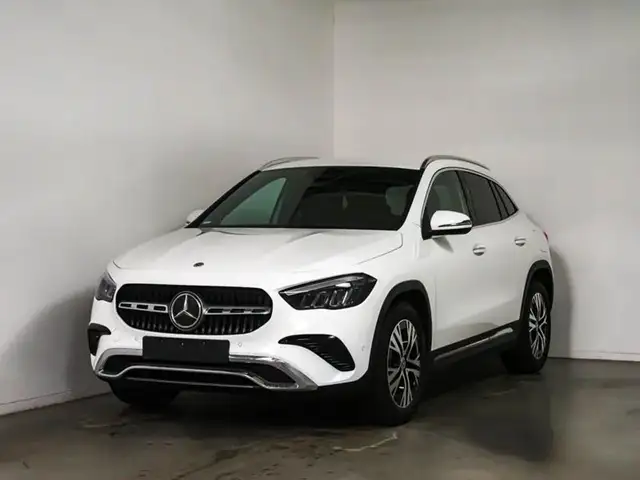 Mercedes-Benz GLA 180 Automatic Progressive Advanced Plus