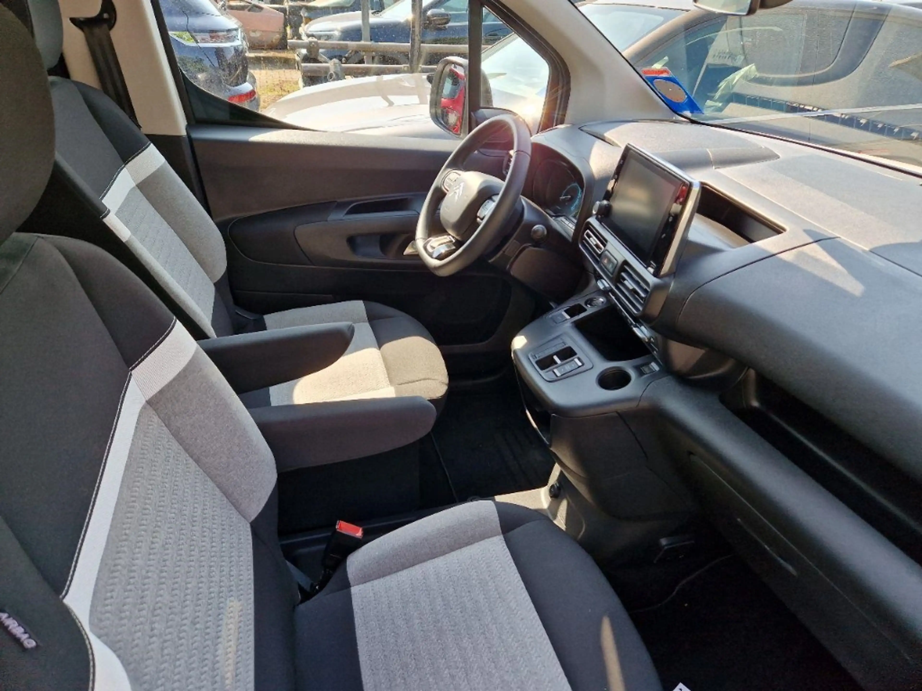 Citroen Berlingo M Feel 11kw Shz Kamera — photo 4