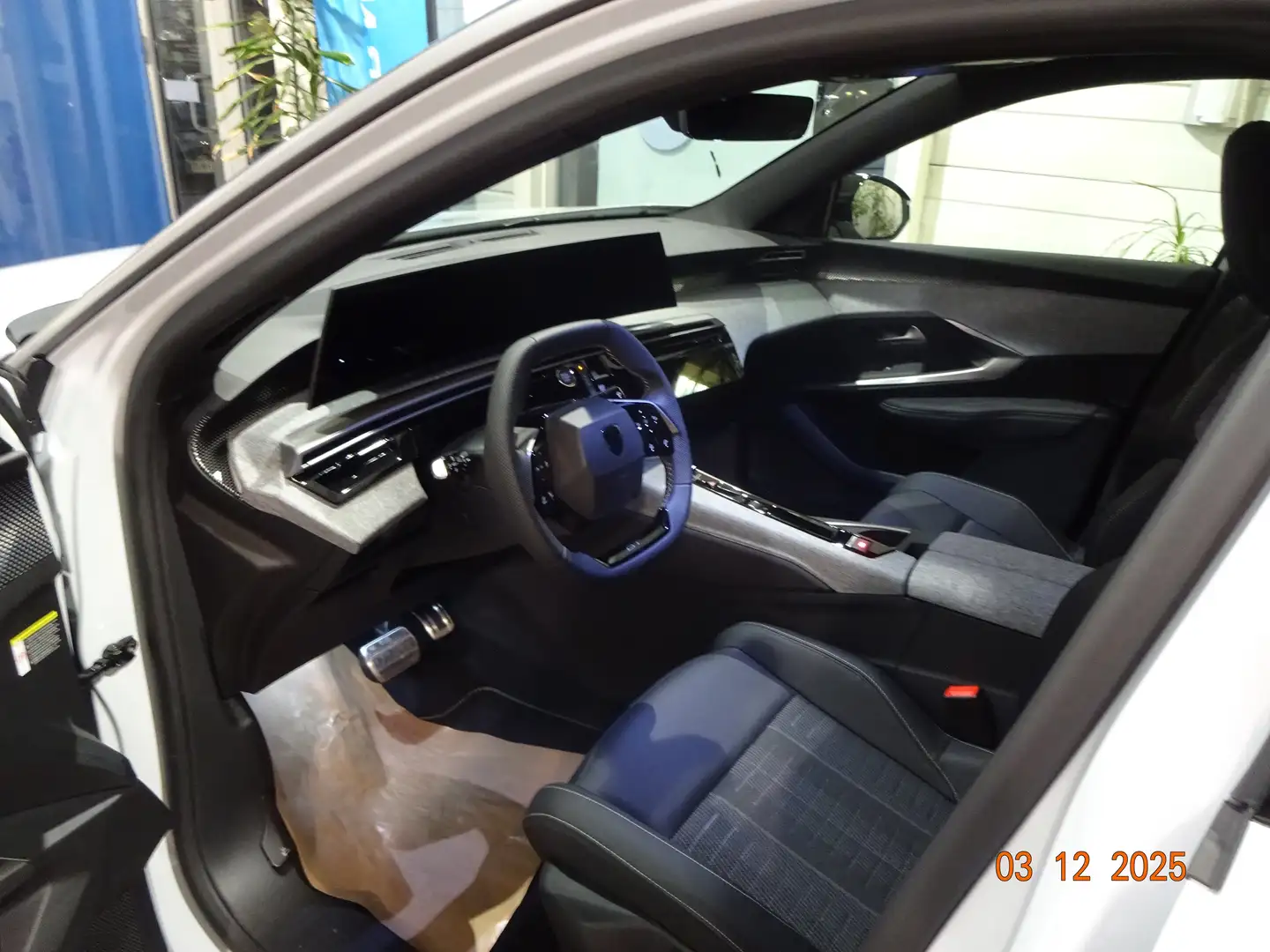 Peugeot 3008 3008 Hybrid 145 e-DCS6 GT Weiß - 2