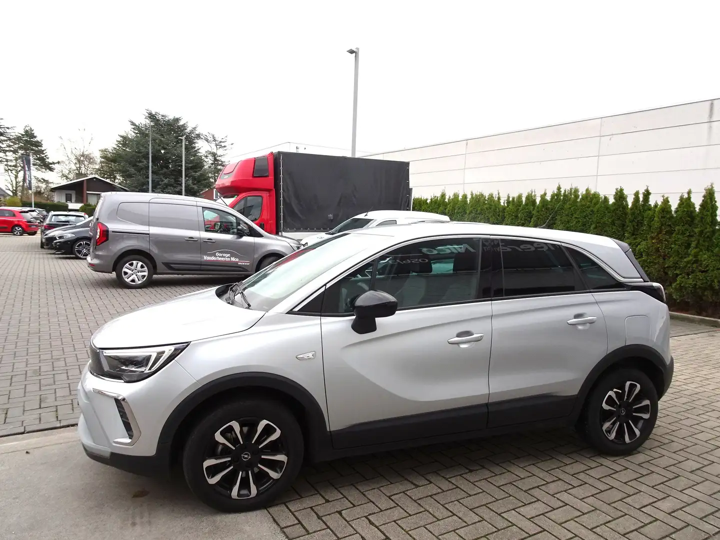 Opel Crossland 1.2i Ultimate CARPLAY,CAMERA,FULL LED,PDC V+A,DAB Grijs - 2