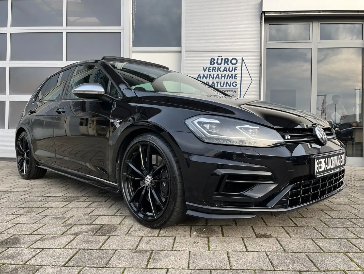 Volkswagen Golf 7 R 2.0 TSI DSG 4M 2.HD NAV PANO KAM MATRIX Schwarz - 2