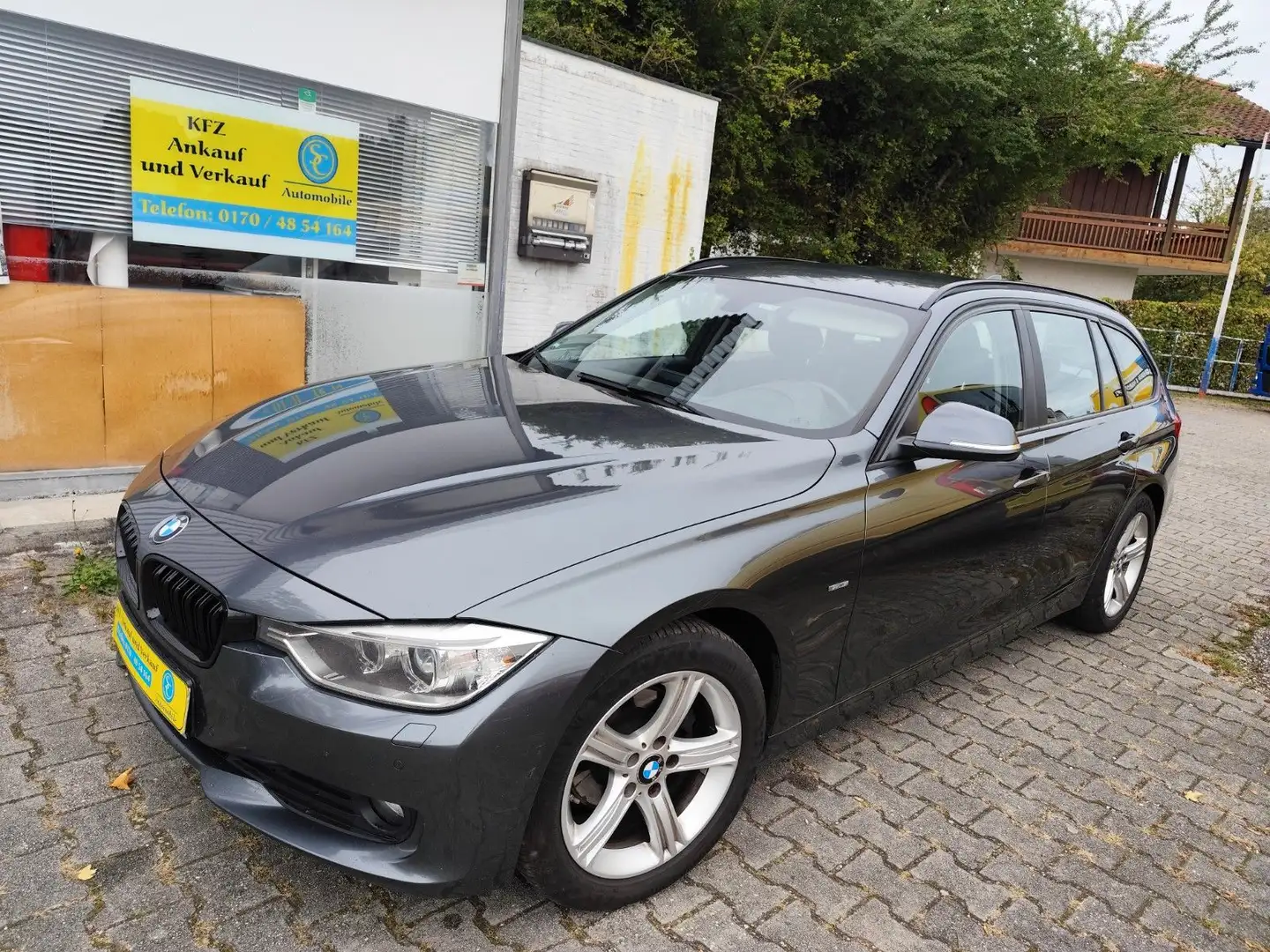 BMW 318 d Touring Navi Pdc(V+H) Xenon shz Grau - 1